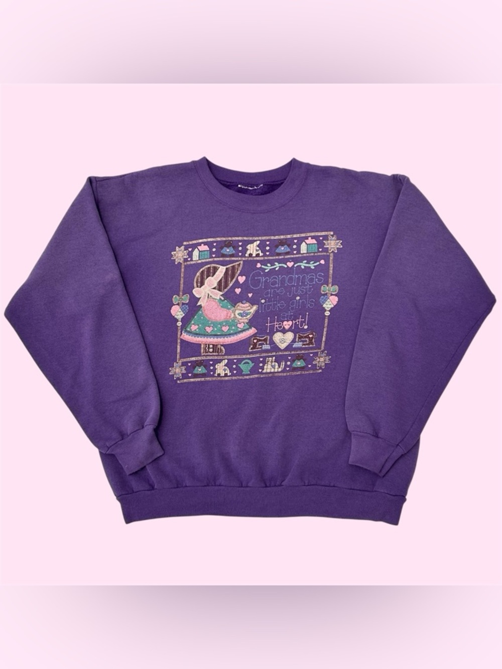 Vintage 90s Grandma Cottagecore Graphic Crewneck Faded Purple Medium